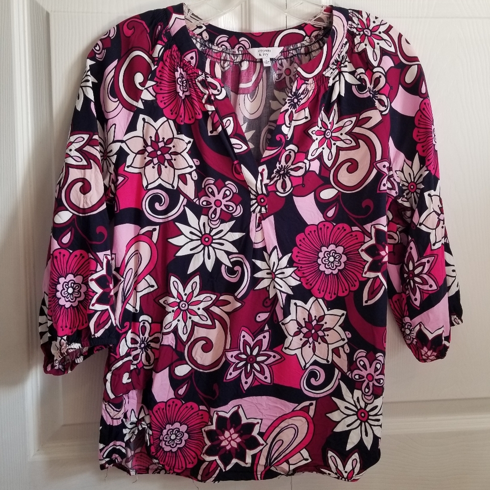 Crown & Ivy Women's Blouse Small V-Neck Pink Floral Swirl **CLEARANCE**